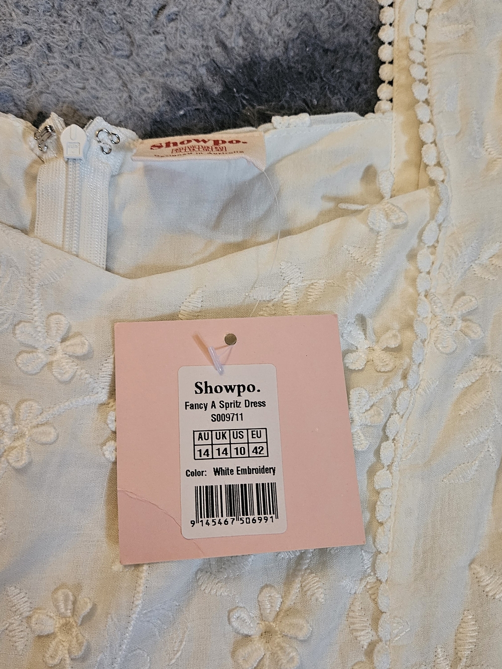 Showpo White Floral Embroidered Women’s Dress New With Tags - Picture 13 of 16